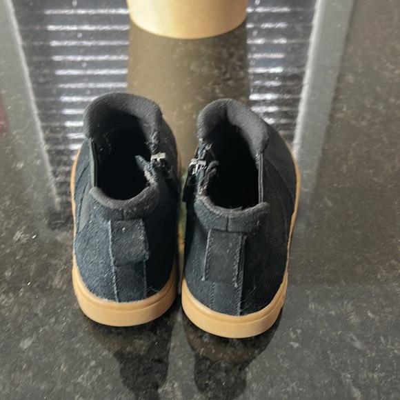 Gently used Ugg boots - Picture 4 of 6